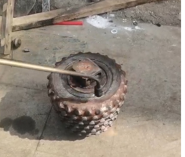 反井鉆機滾刀維修步驟